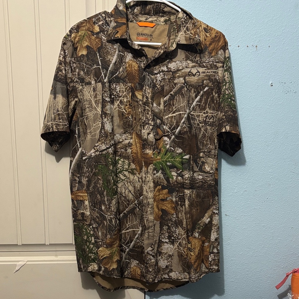 Realtree Men's Woodland Camouflage Button Down Shirt